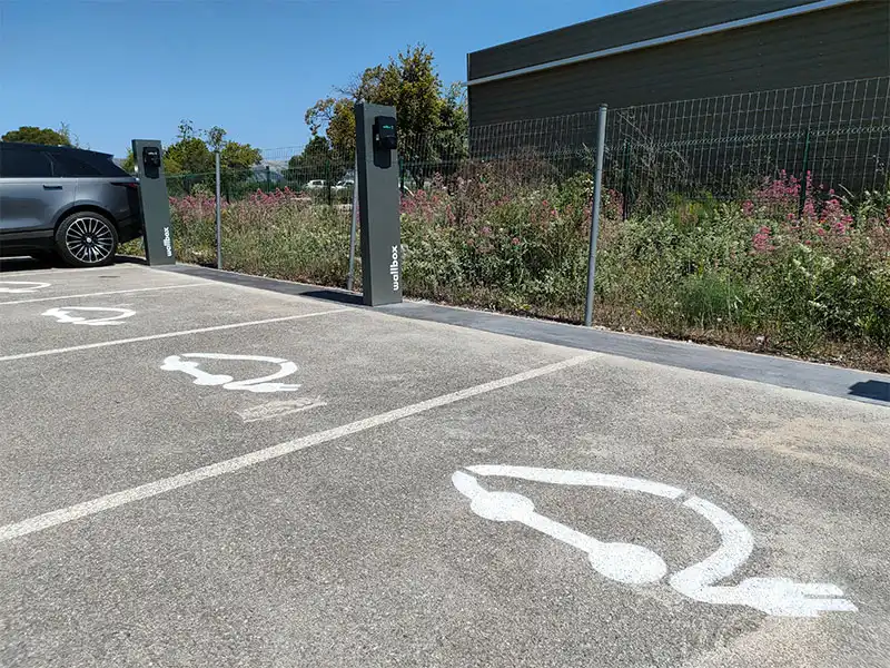 location de bornes électrique sur votre parking d'entreprise à Marseille